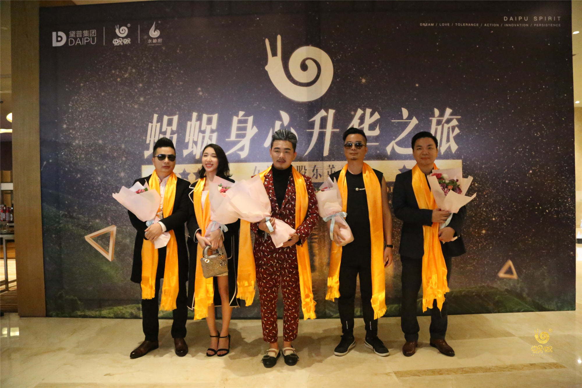 蝸蝸豪華自駕游，美女帥哥帶你走玩轉桂林